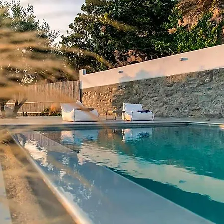 Saffron Boutique Isternia (Tinos)