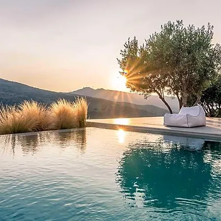 Saffron Boutique Isternia (Tinos)