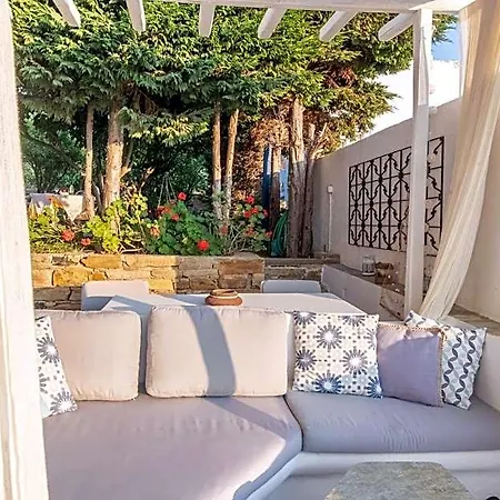 Saffron Boutique Isternia (Tinos)