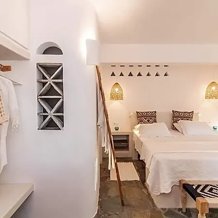 Отель Saffron Boutique Isternia (Tinos)
